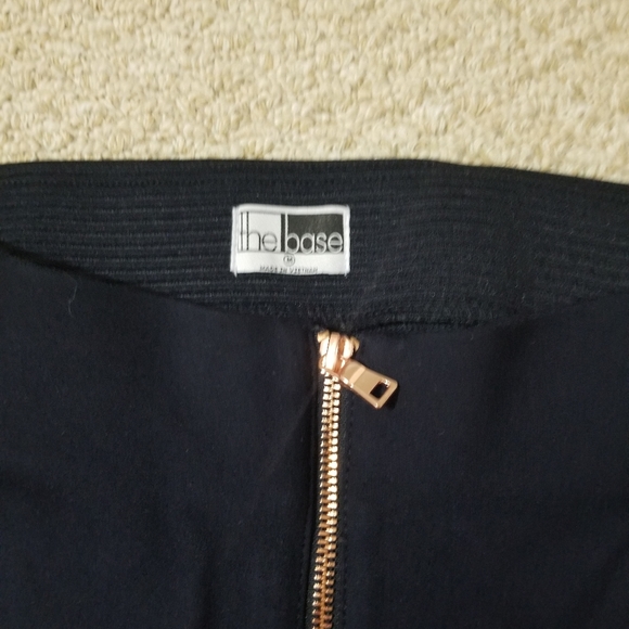 The Base Stretchable Fall Pants - Picture 4 of 4